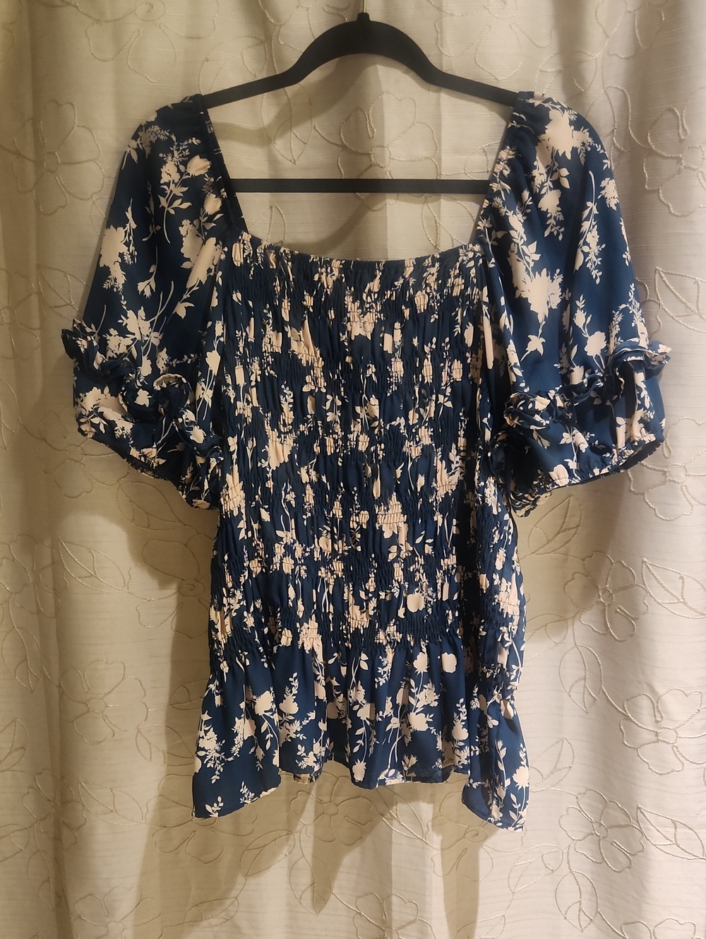 Green Floral Smocked Puff-Sleeve Women's Top